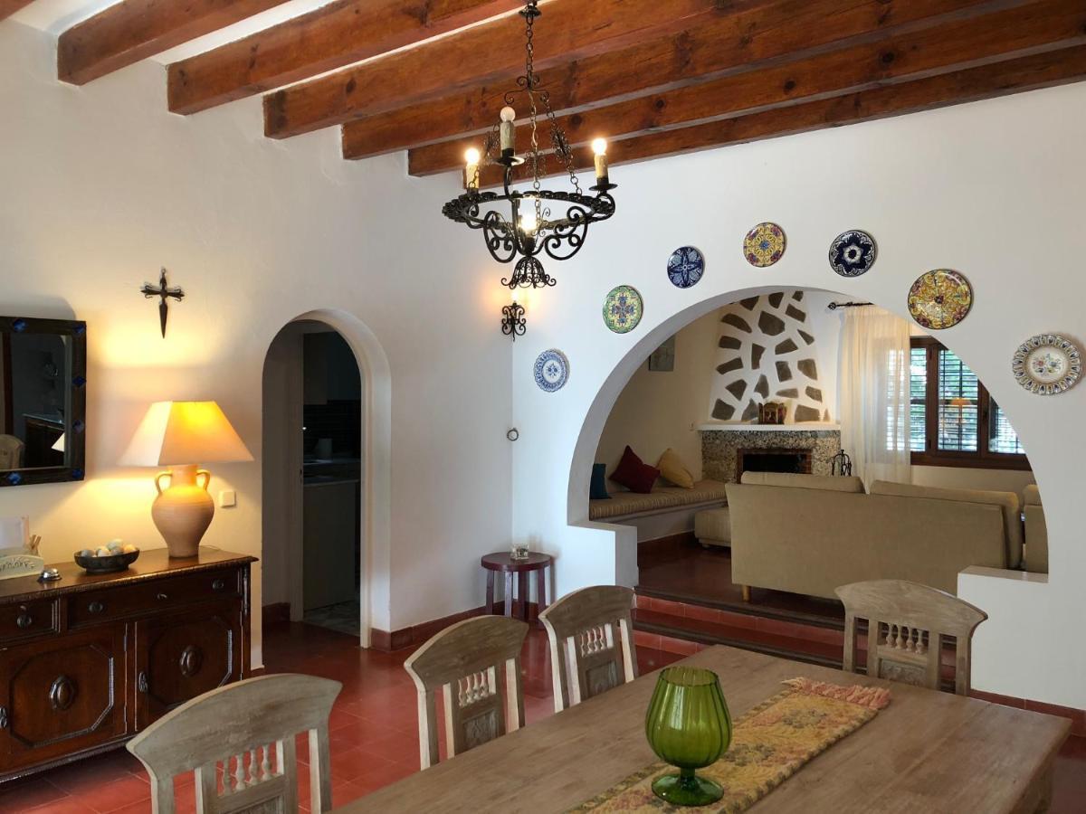 Chalet Torralba - Villa at Hotel Osiris San Antonio  Exteriör bild